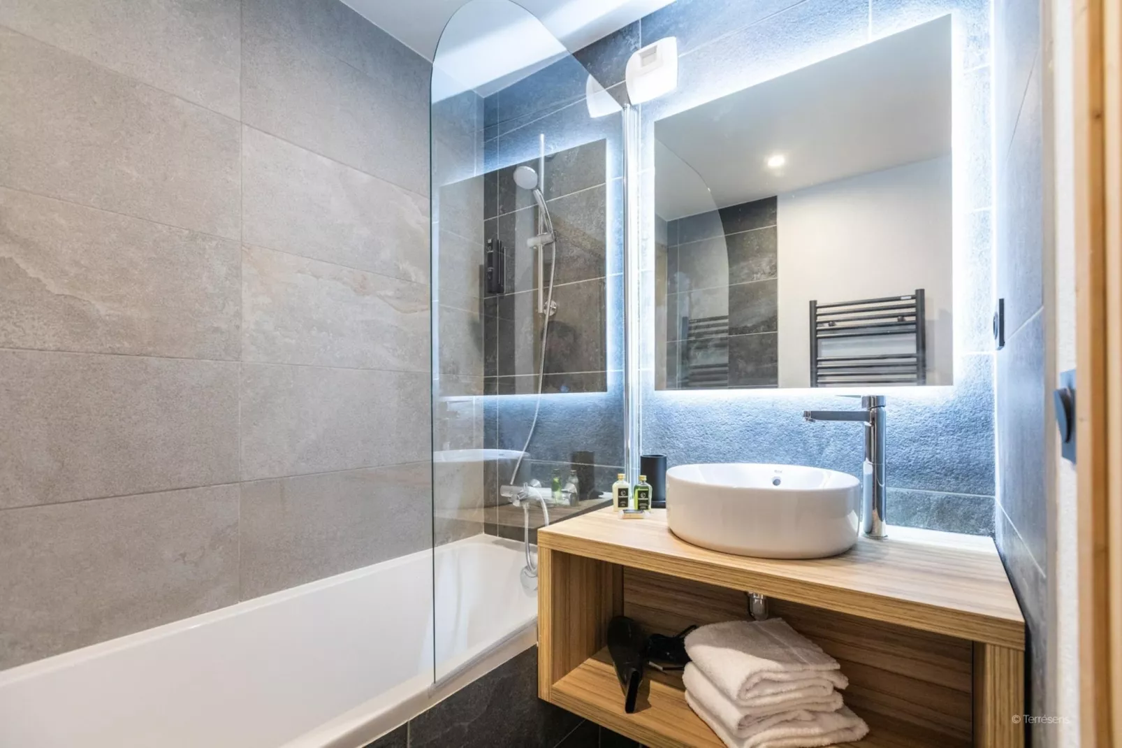 PLAGNE MONTALBERT Le Snoroc- A38S-Bathroom