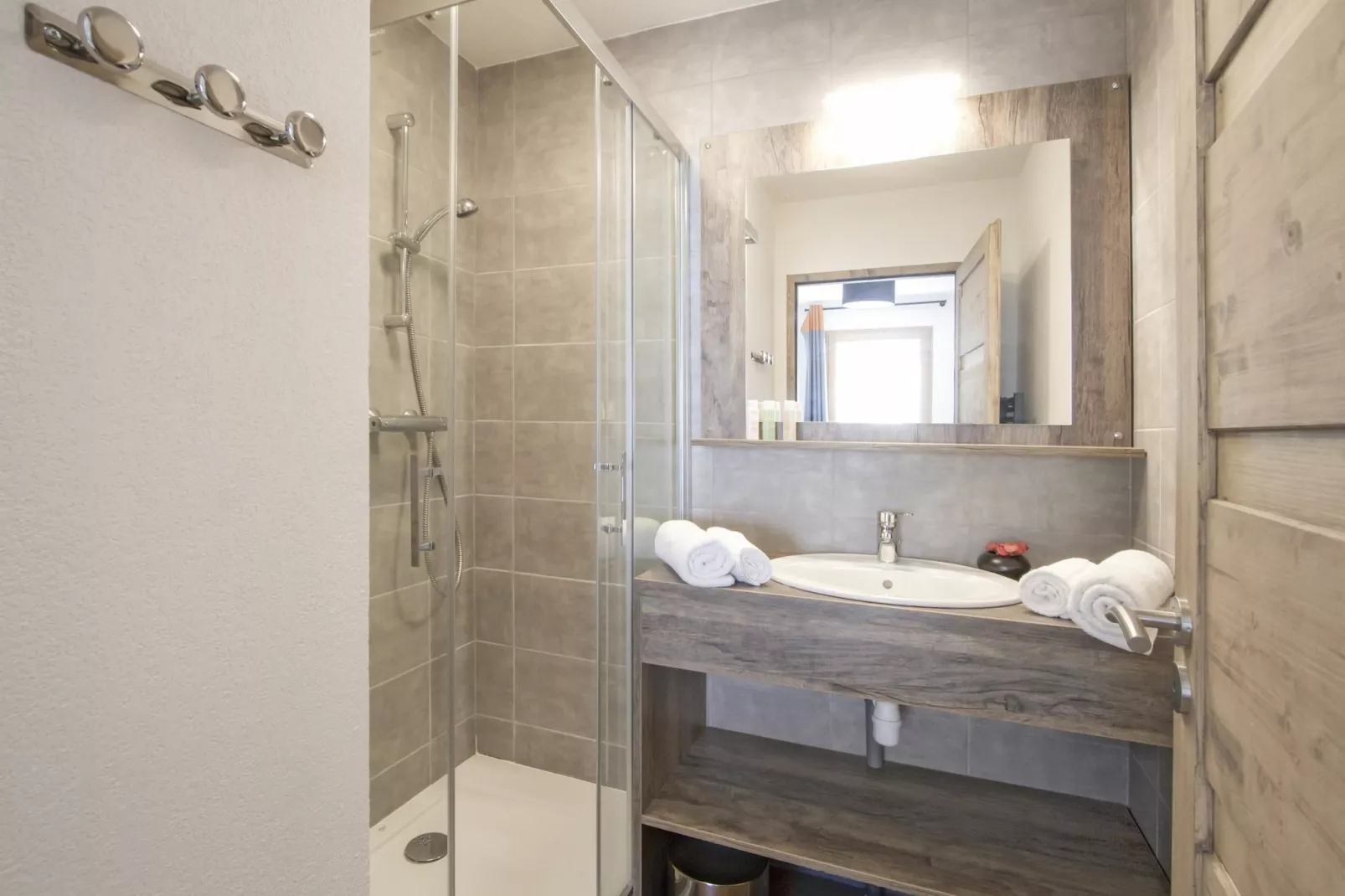 LES DEUX ALPES_S10V-Badezimmer