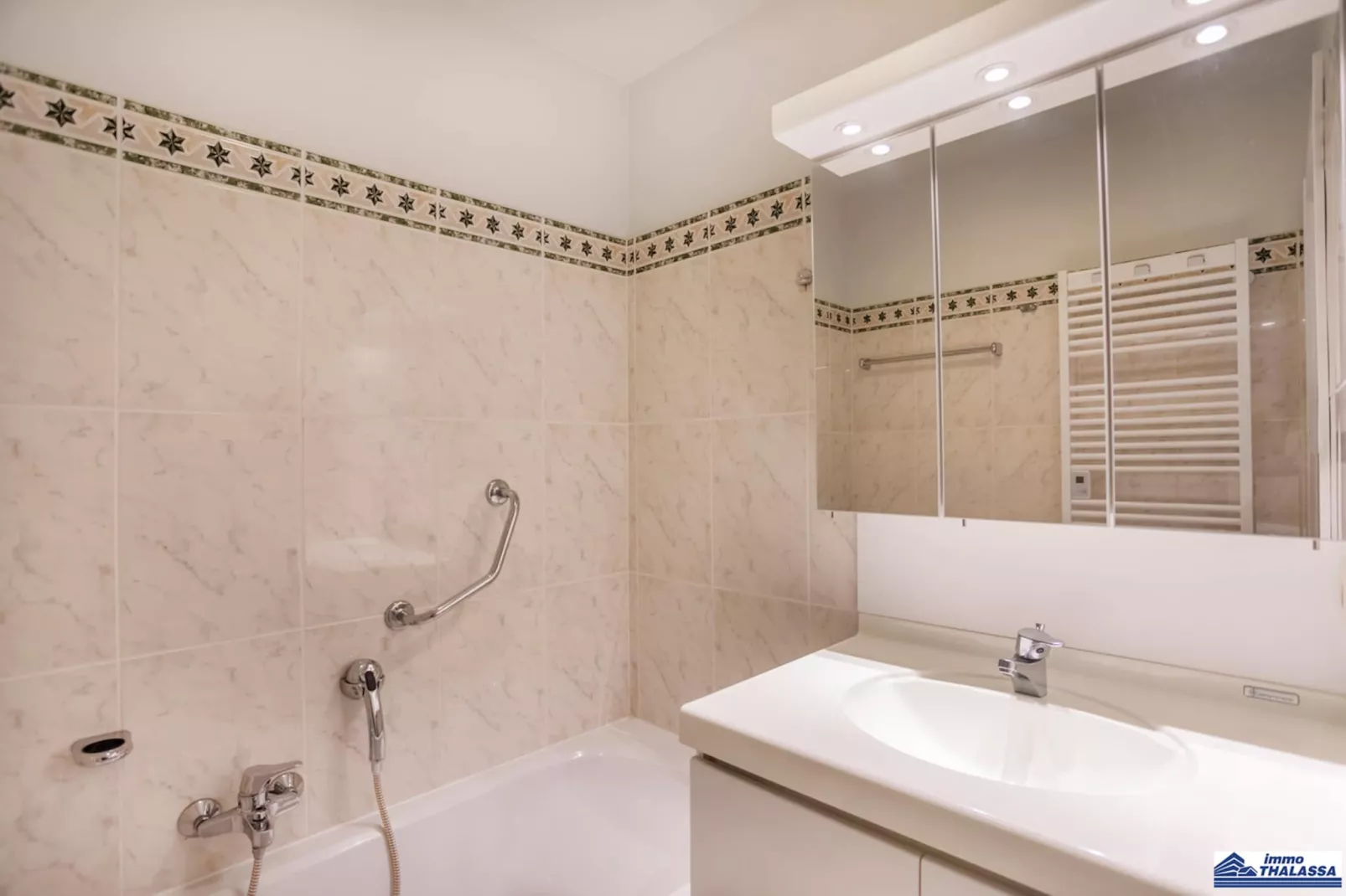 Royal 0303 + garage 19-Badezimmer