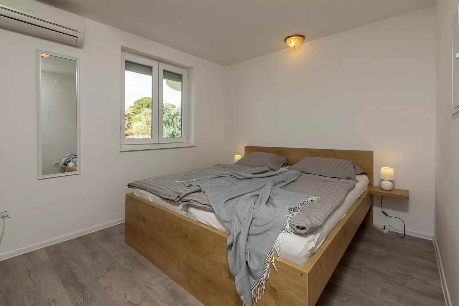 Villa Susanne with Private Pool-Schlafzimmer