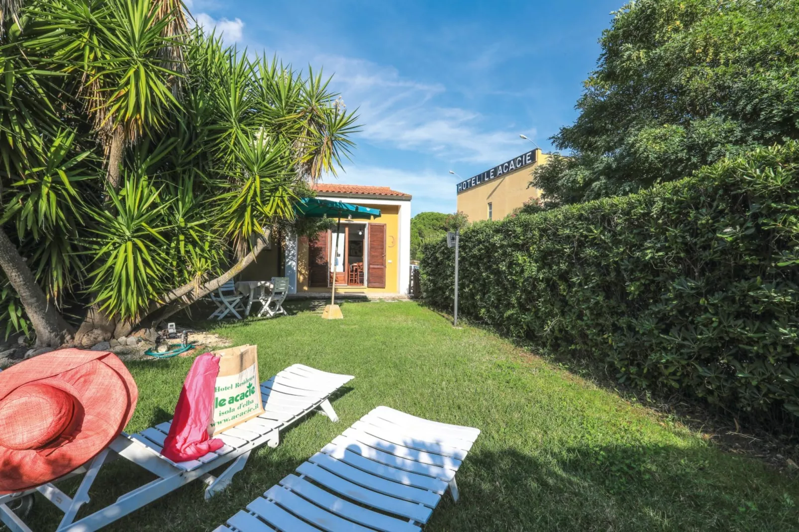 Le Acacie Residence / APARTMENT-Gardens summer