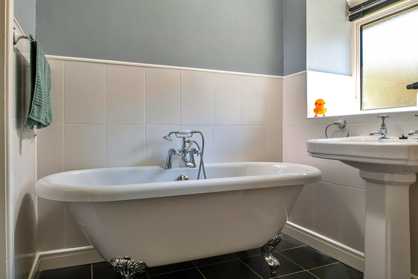 Felin Ship-Bathroom