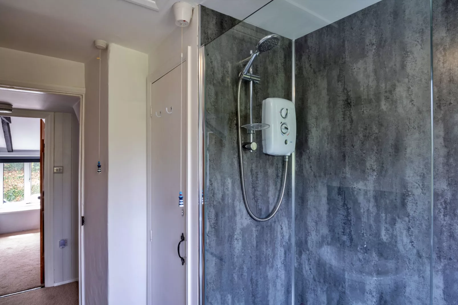 Porth Cottage-Bathroom