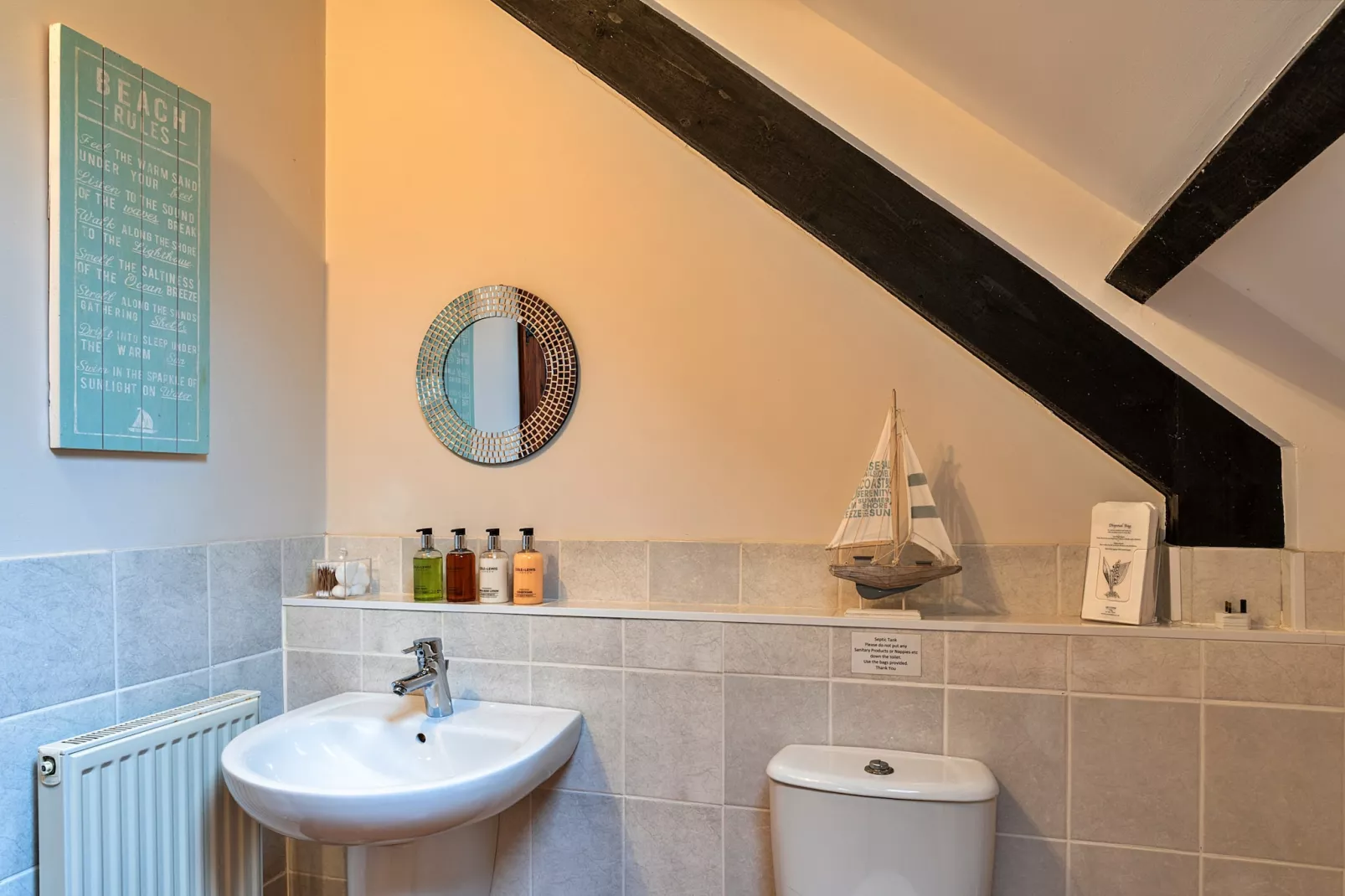 Chasty House Barn-Badezimmer