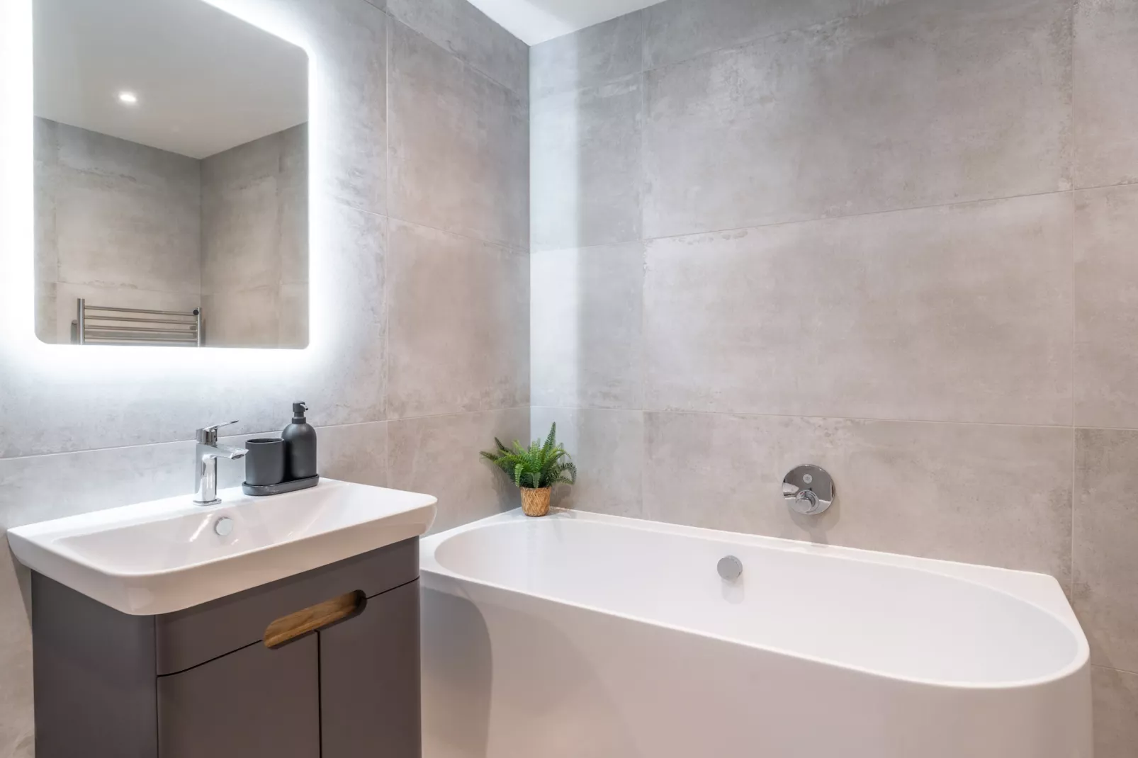 Lizard Point-Bathroom
