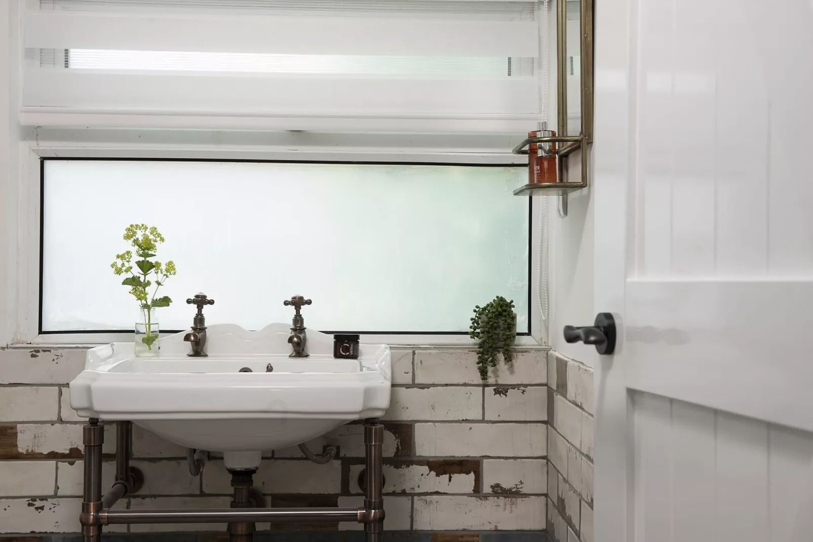Chyvounder-Bathroom