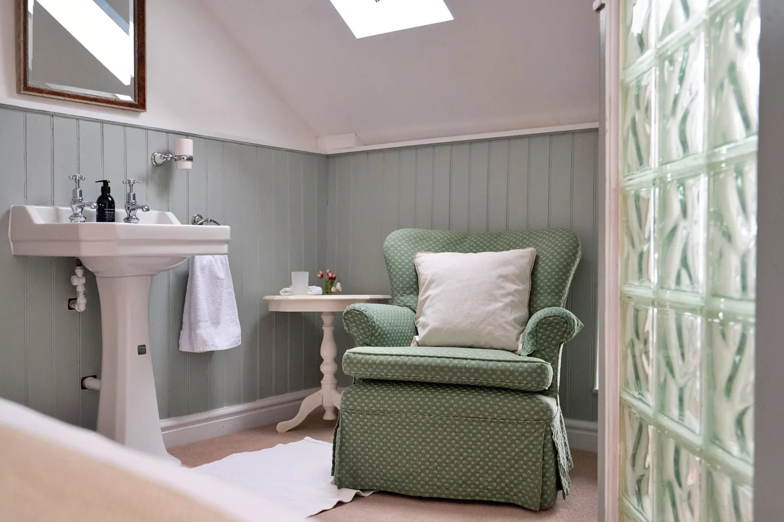 The Barn at Tyddyn-y- Felin-Bathroom