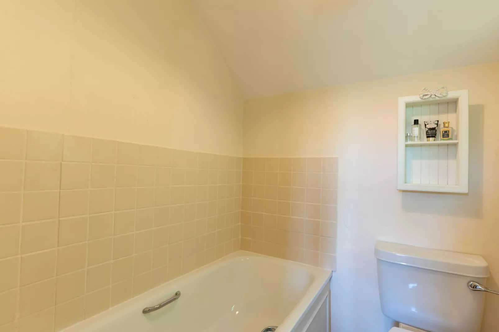 Valley Cottage-Bathroom