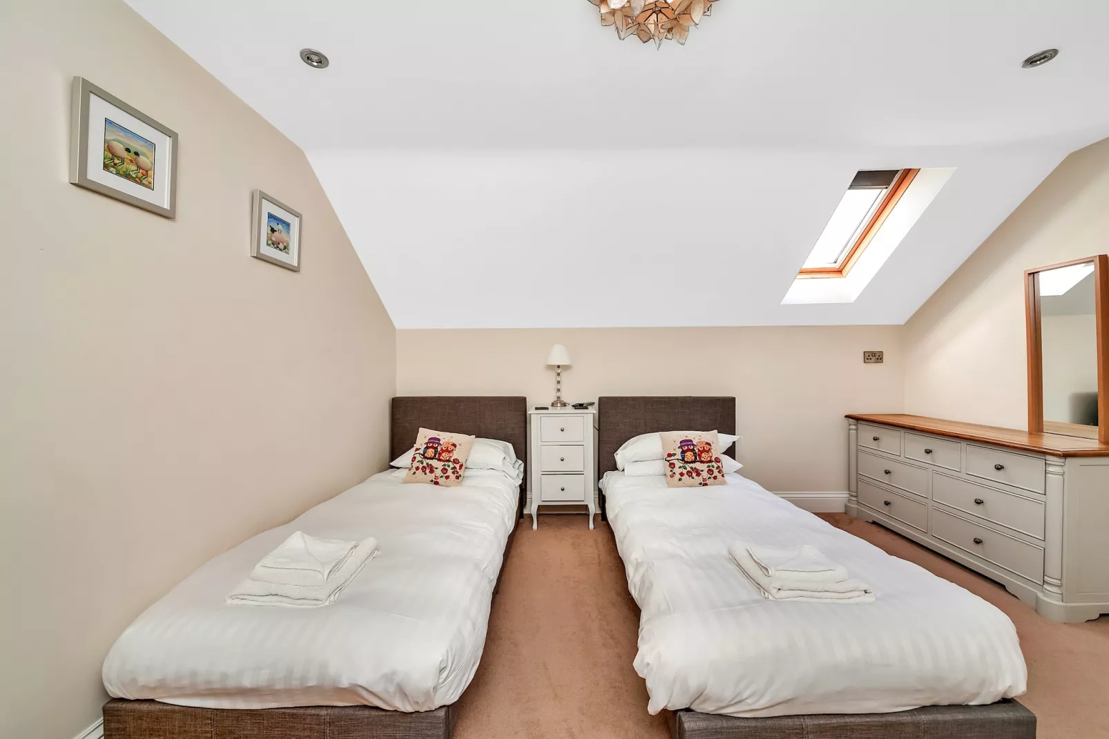 Loxley House-Bedroom