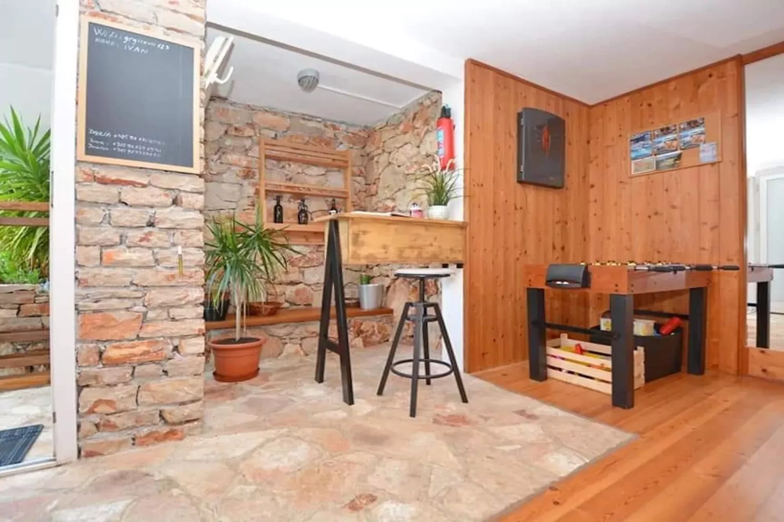 Blissful Bay Apartments Vrboska - One Bedroom Apartment with Balcony (owner Smokva)-Innen