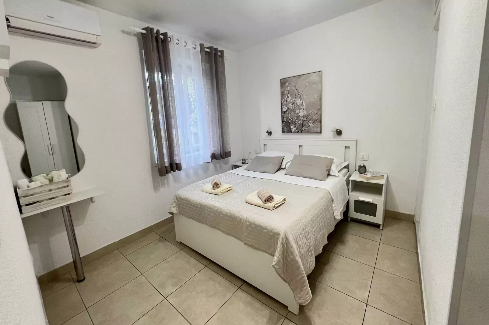 Apartmani Vela Makarska - Studio With Garden View-Bedroom