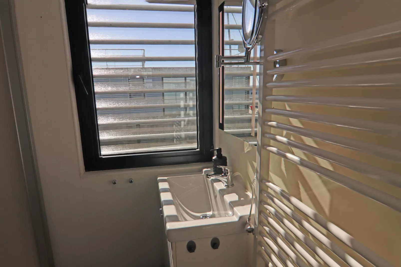 Hausboot Family & Friends LP 3 / 3 Personen-Bathroom