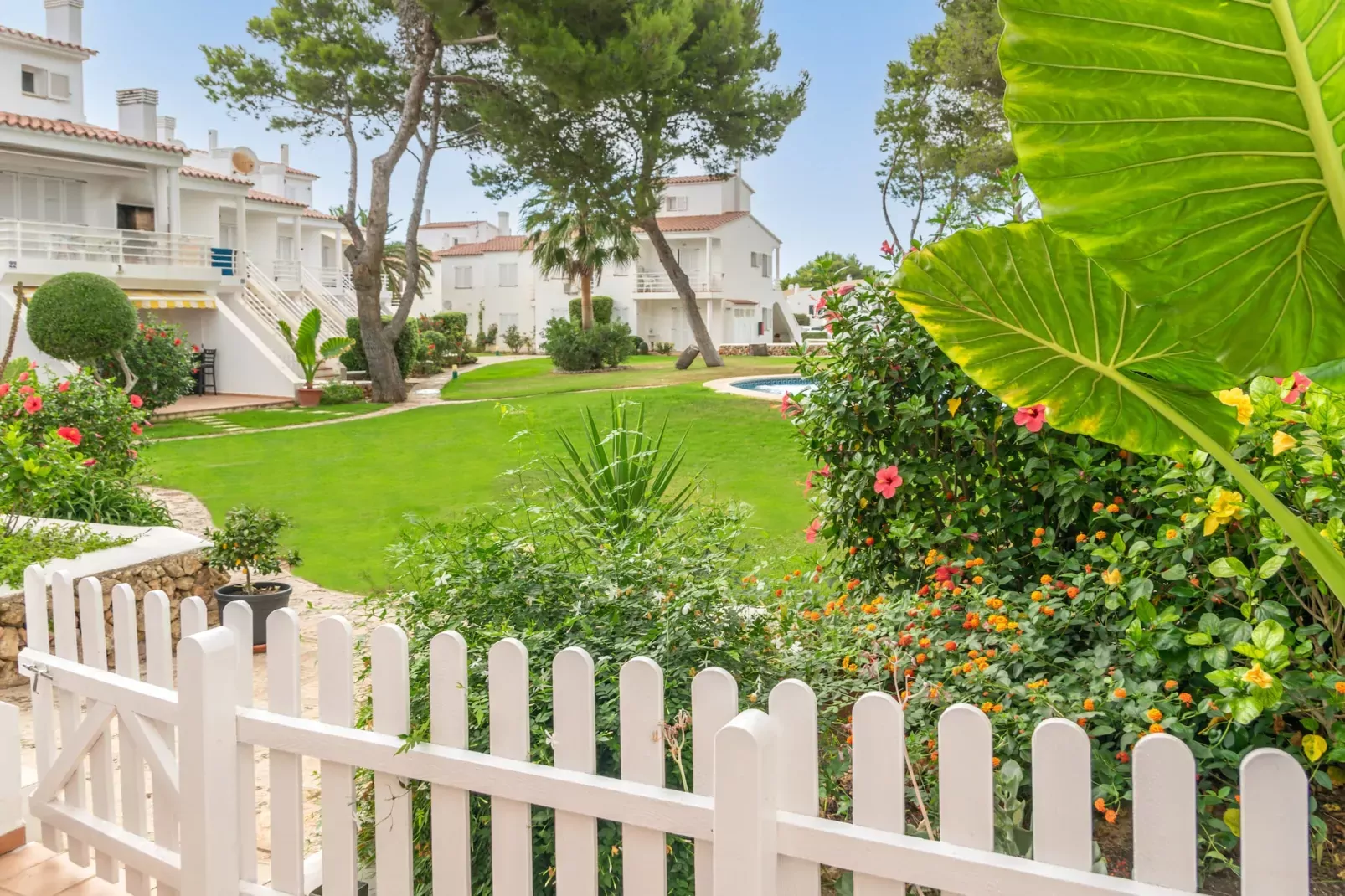 Edisol 29 (villa Pilar 2)-Gardens summer