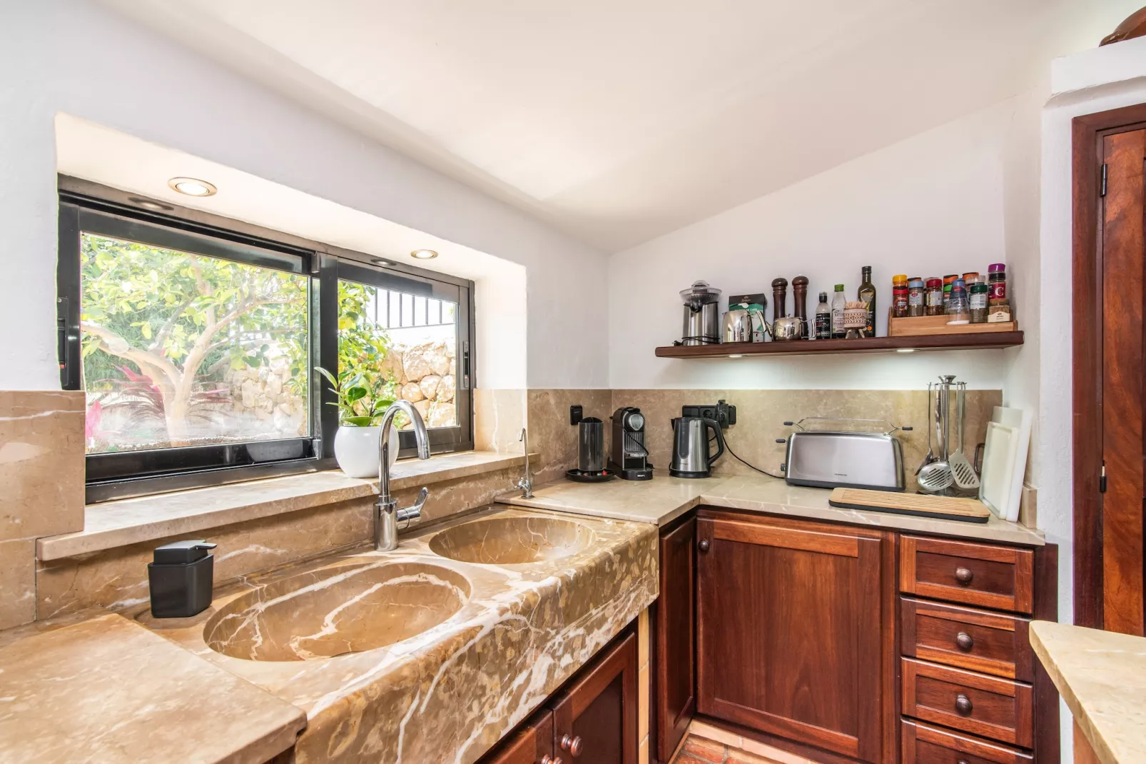 Cal Moliner-Kitchen