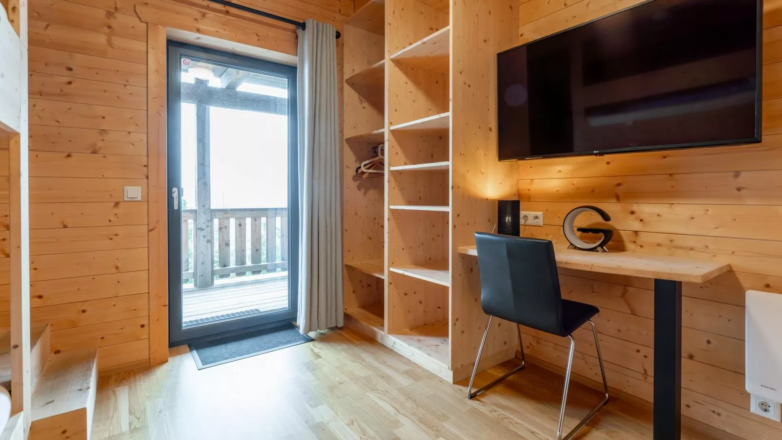 Alpina Lodge-Bedroom