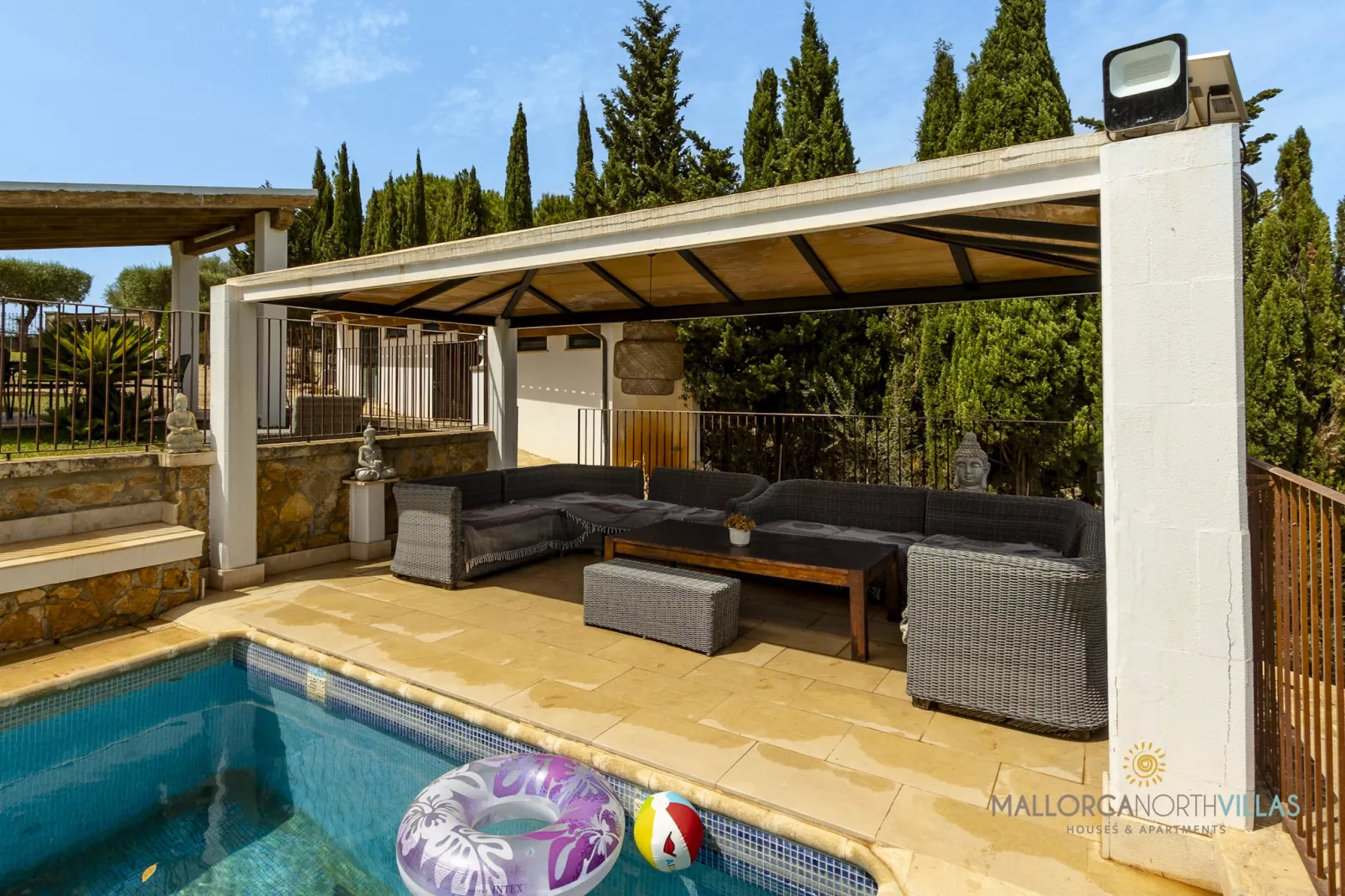 Villa Alejandra con piscina privada y gran jardín-Balcon-terrasse