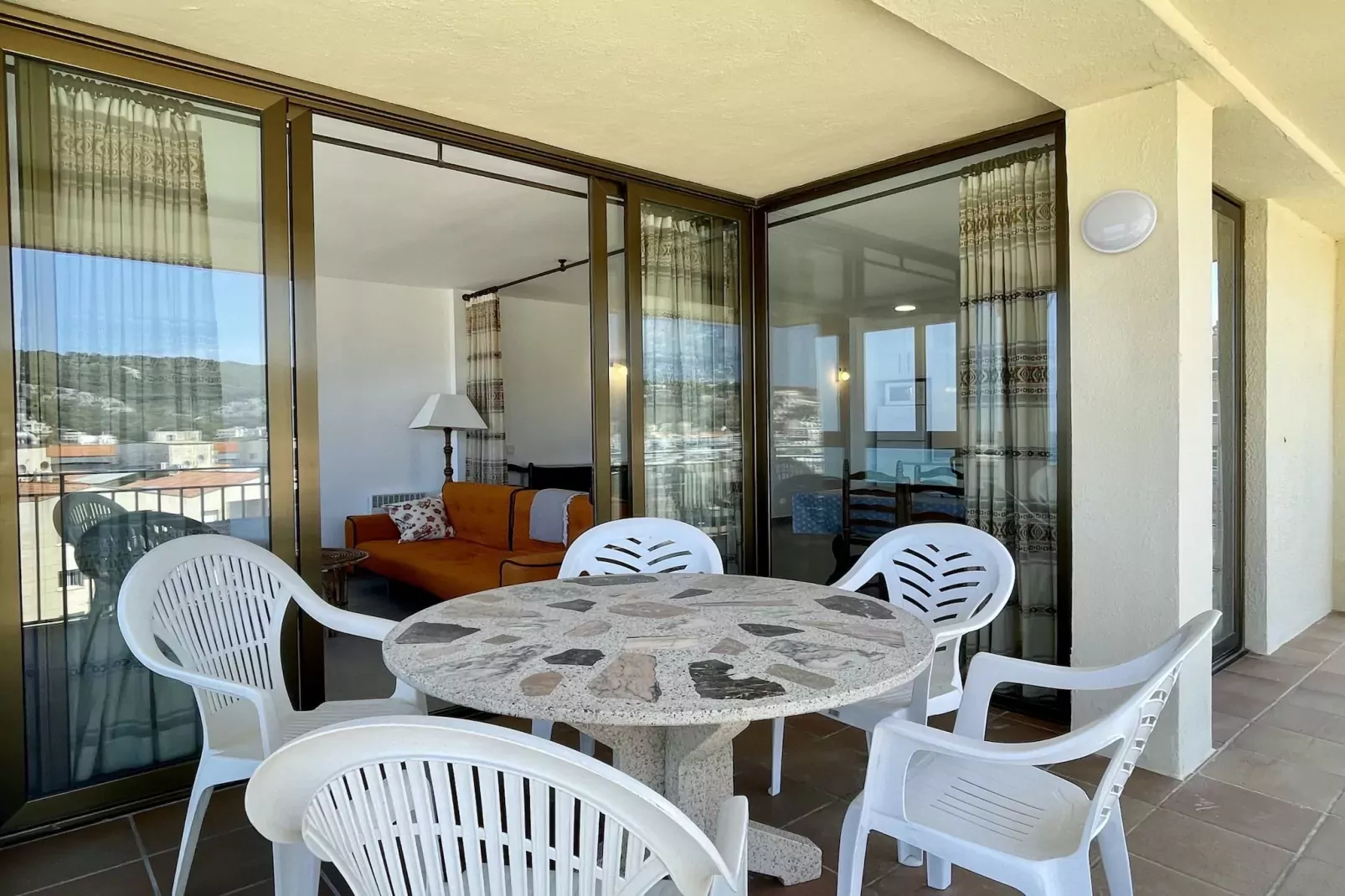 CAP CASTELL 8-A-Terrace