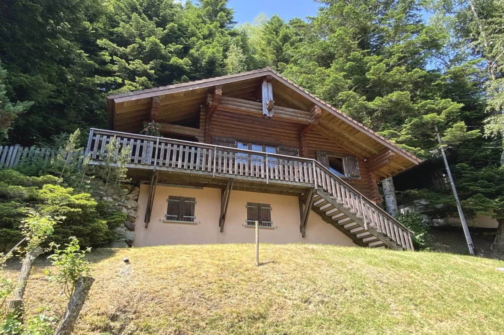LE GRAND CERF  Chalet en rondins avec SPA Jacuzzi-Außenbereich