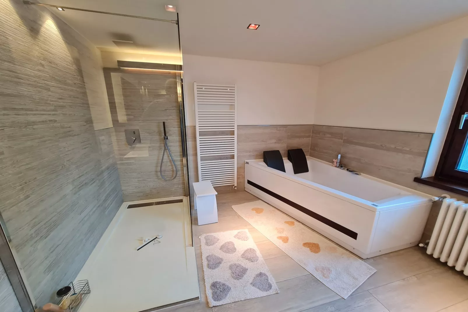 Haus Amadeus-Bathroom
