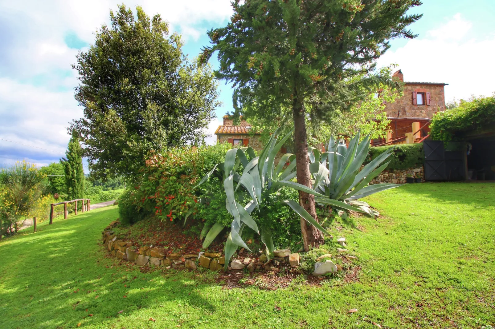 Casa Olivo-Gardens summer