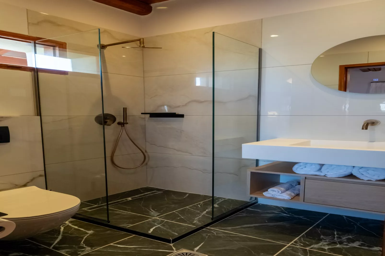 Ami Manoir-Bathroom