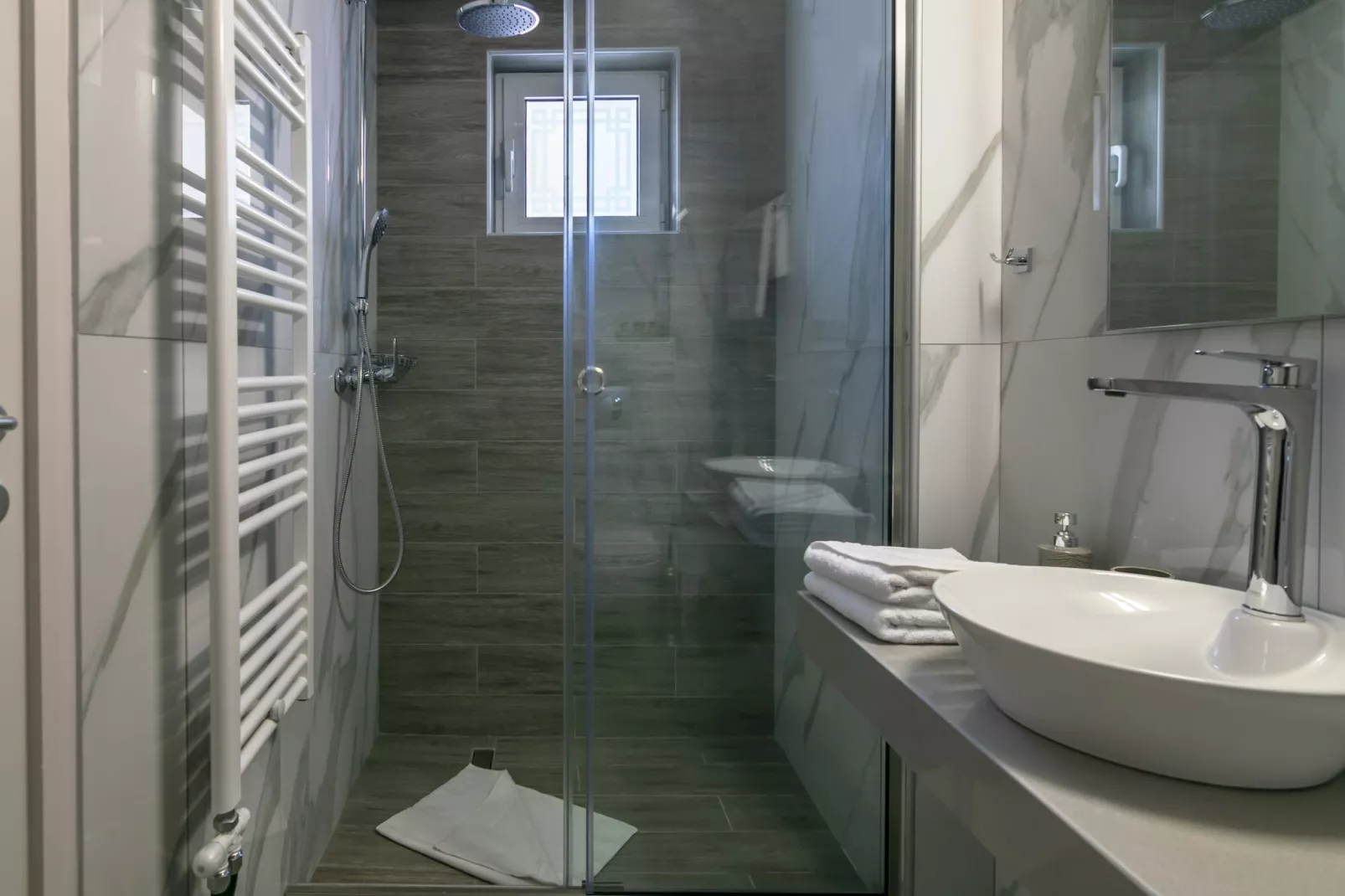 Kipo Paradiso 6 Spa Yoga & Gym resort-Bathroom