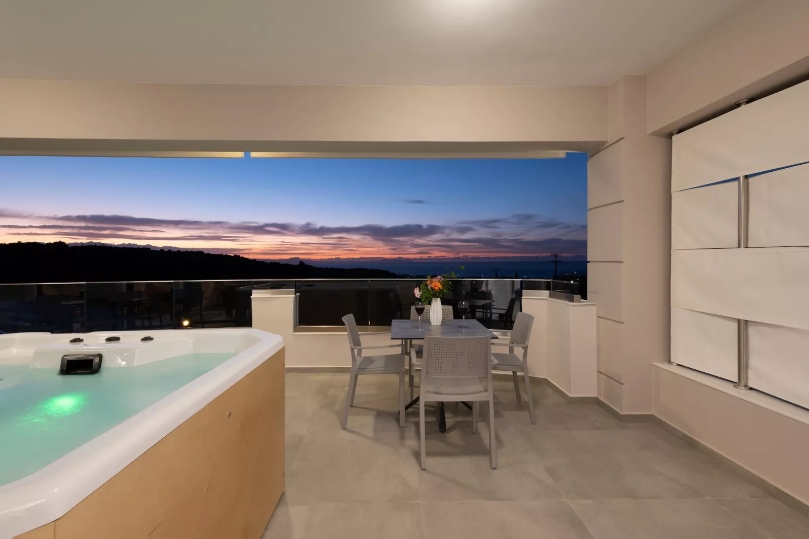Zen Grande-Terrace balcony