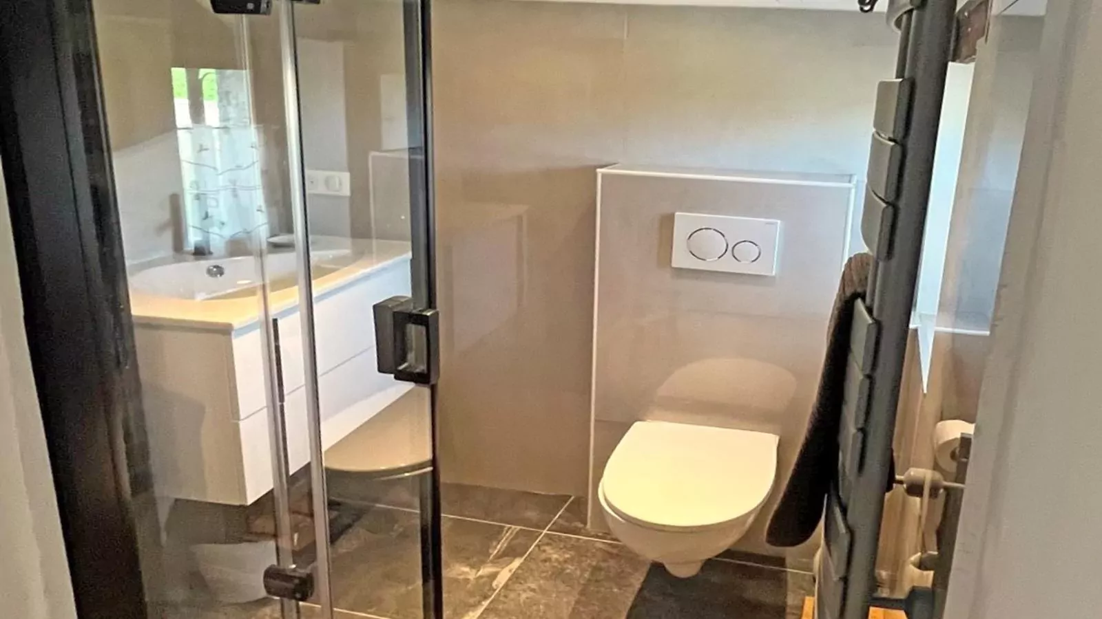 Bastide St John-Bathroom