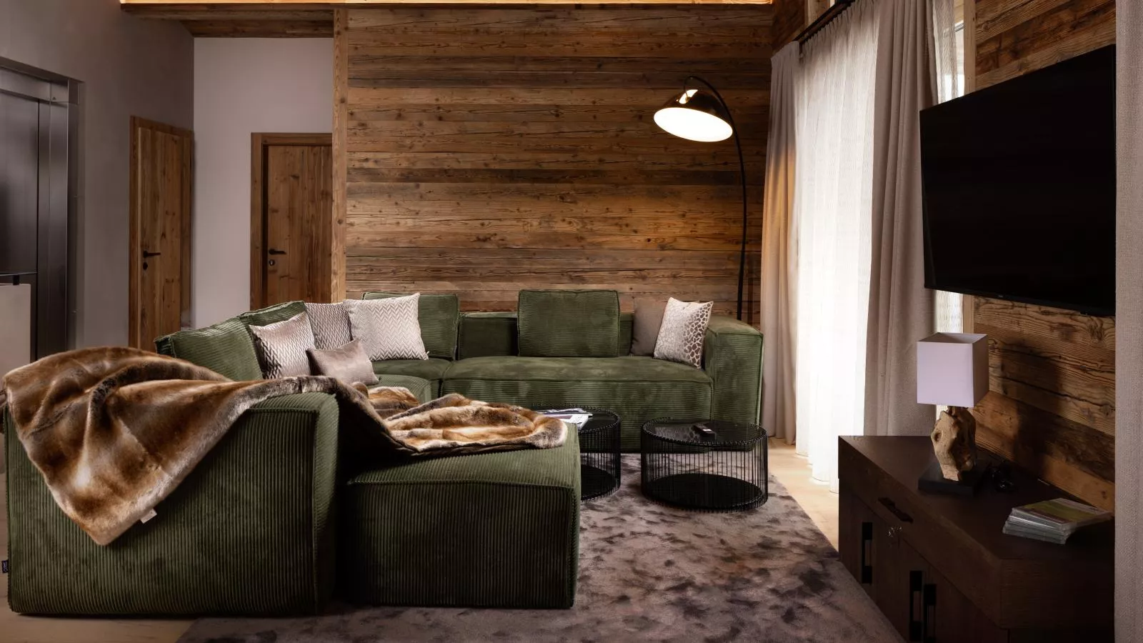 Das Haus am Berg-Living room