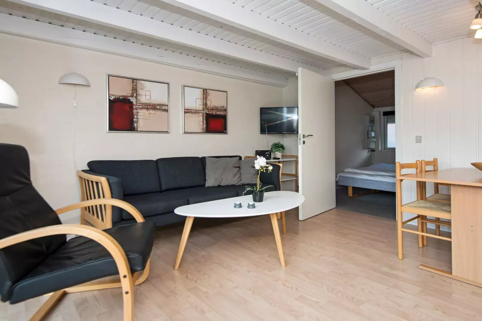 3 room,2 levels,dishwasher-Indoor