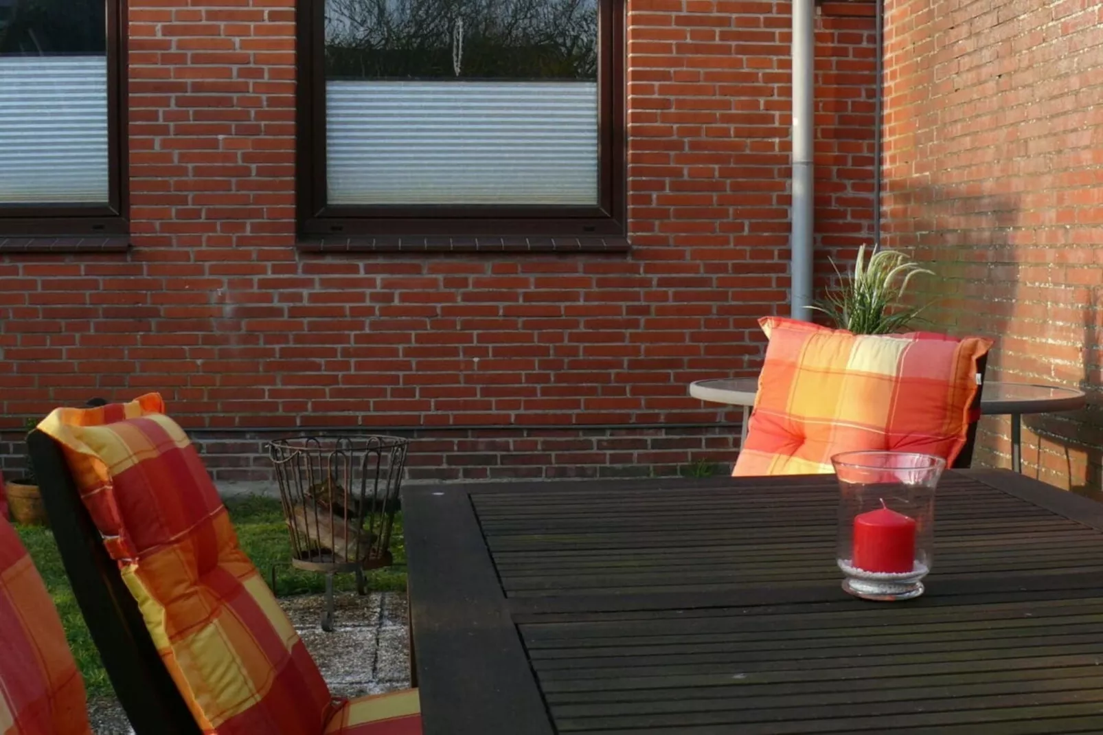 490178-Terrassenbalkon