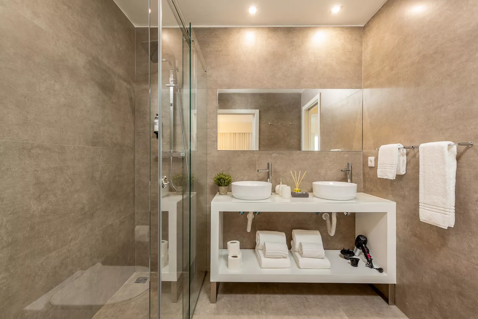 YOUROPO - Central-Badezimmer