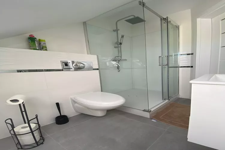 Komfortowy apartament dla 9 osób Międzywodzie-Bathroom