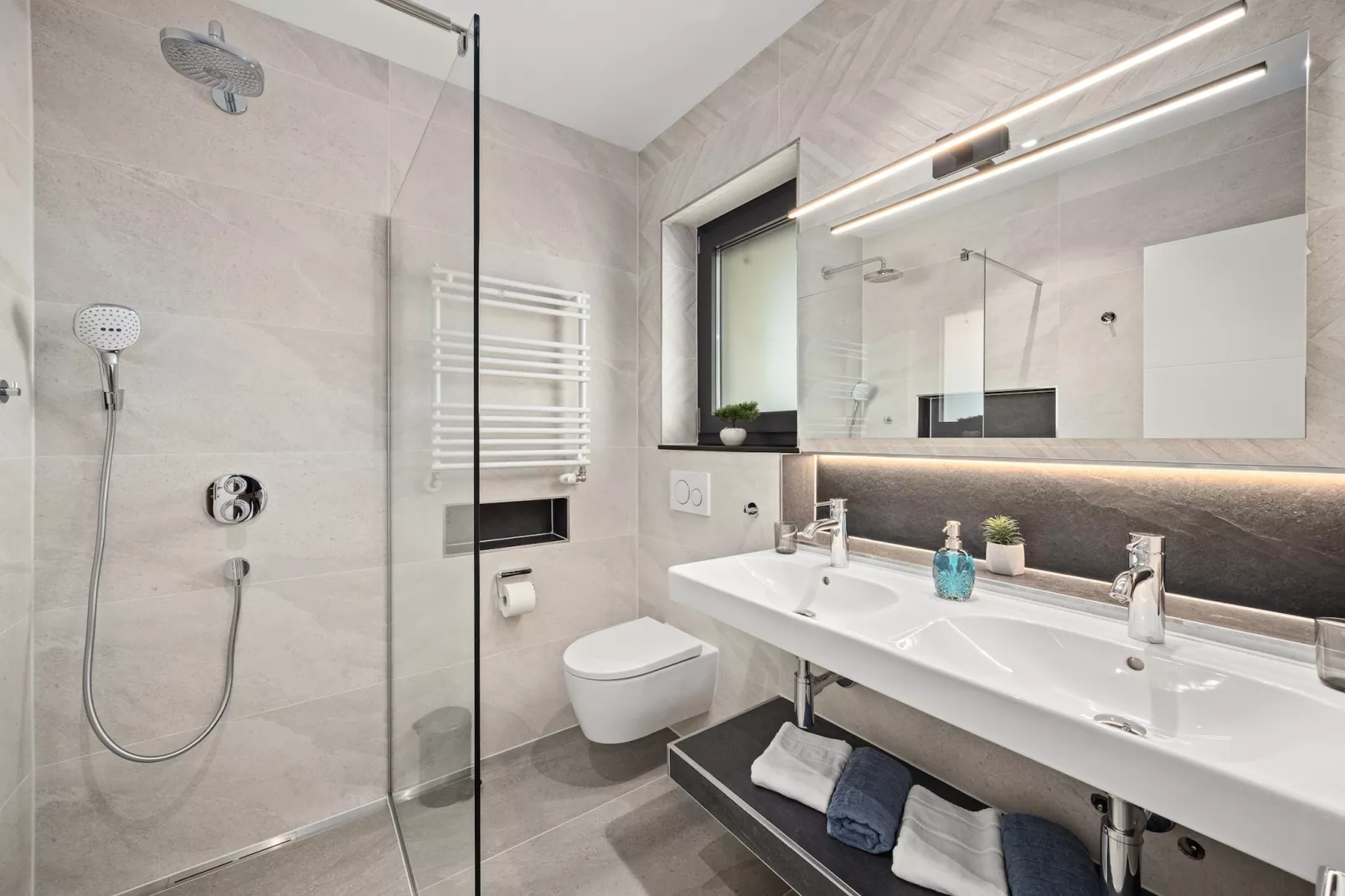 Villa Antares - Luxurious Vacation Oasis-Salle de bain