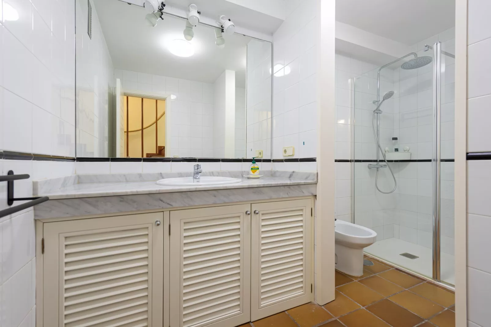 Blue Marlin 5-Bathroom