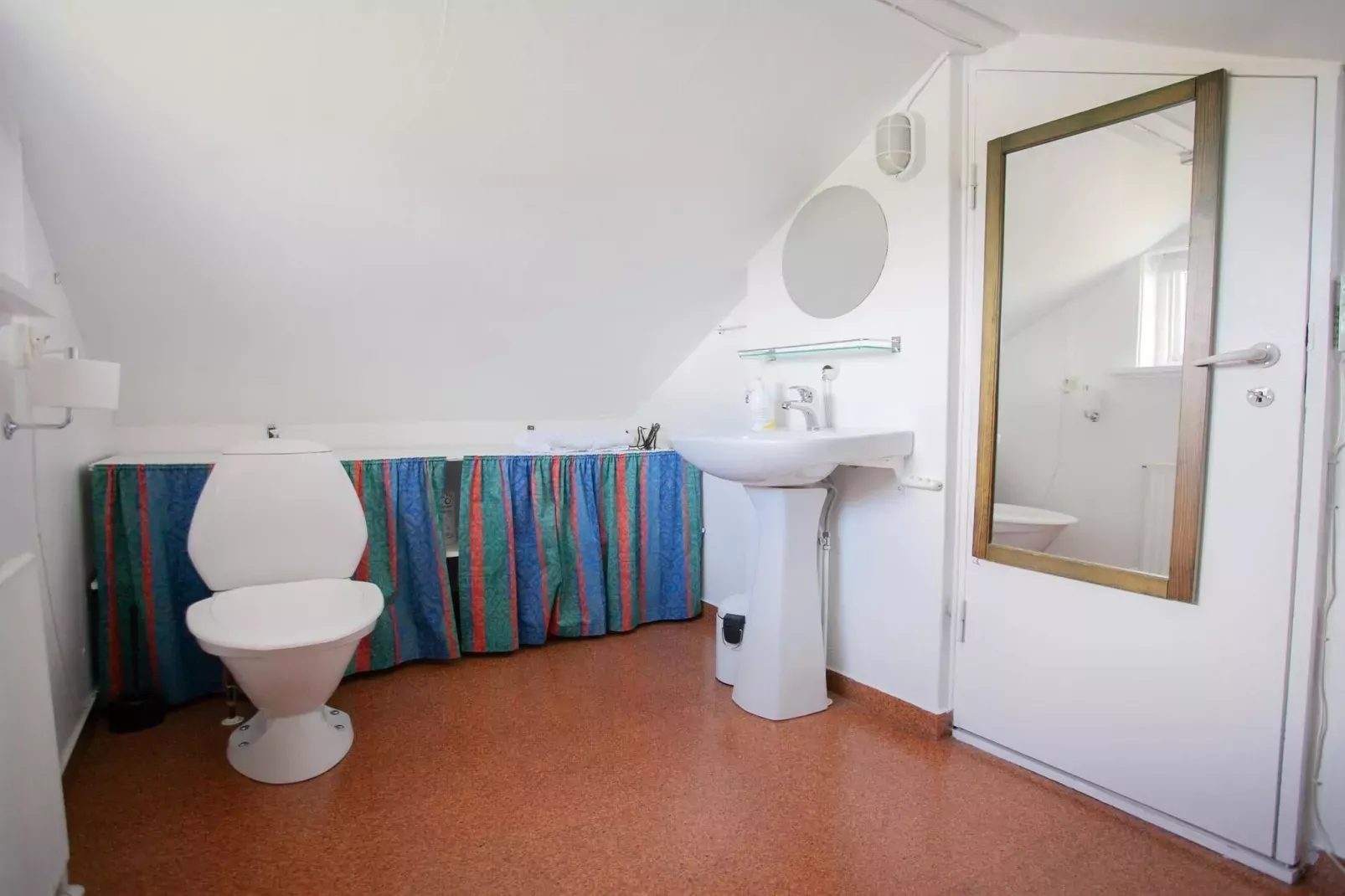 Idyllic holiday home with private garden-Indoor