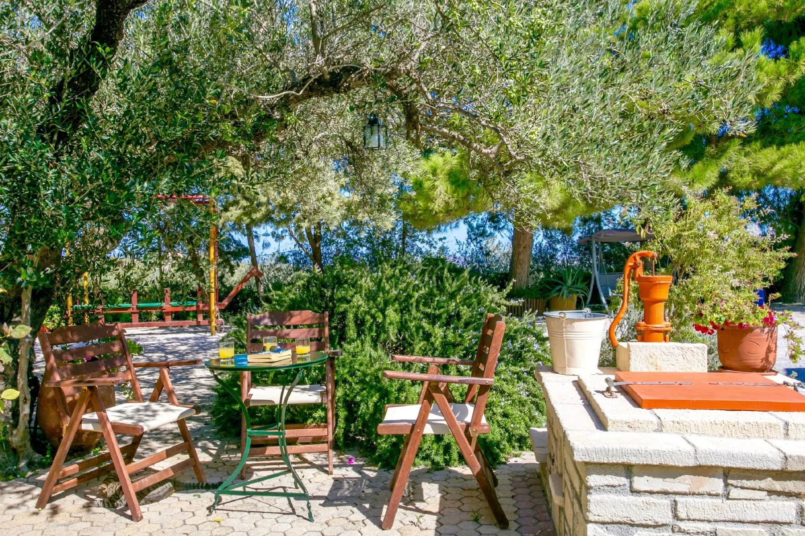 Villa Agapi-Gärten Sommer