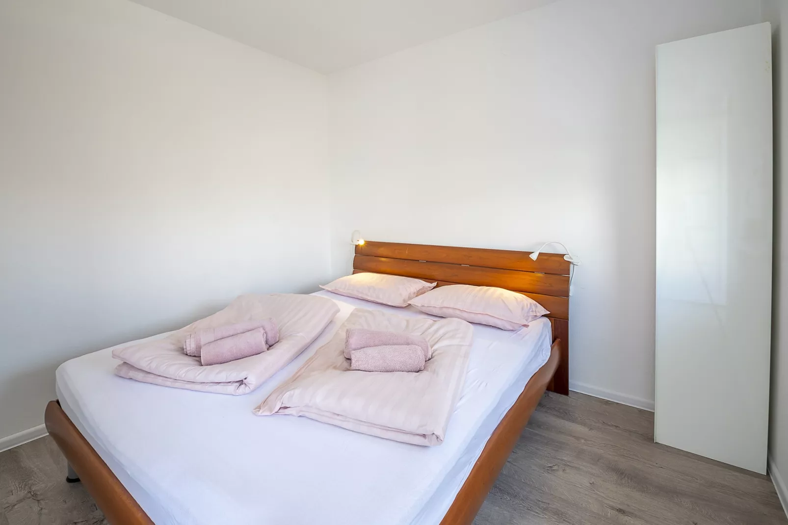 Villa Susanne with Private Pool-Schlafzimmer