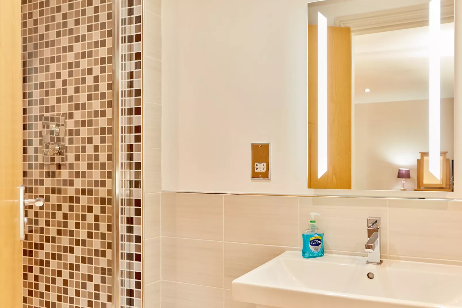 Sunshine Cottage-Bathroom