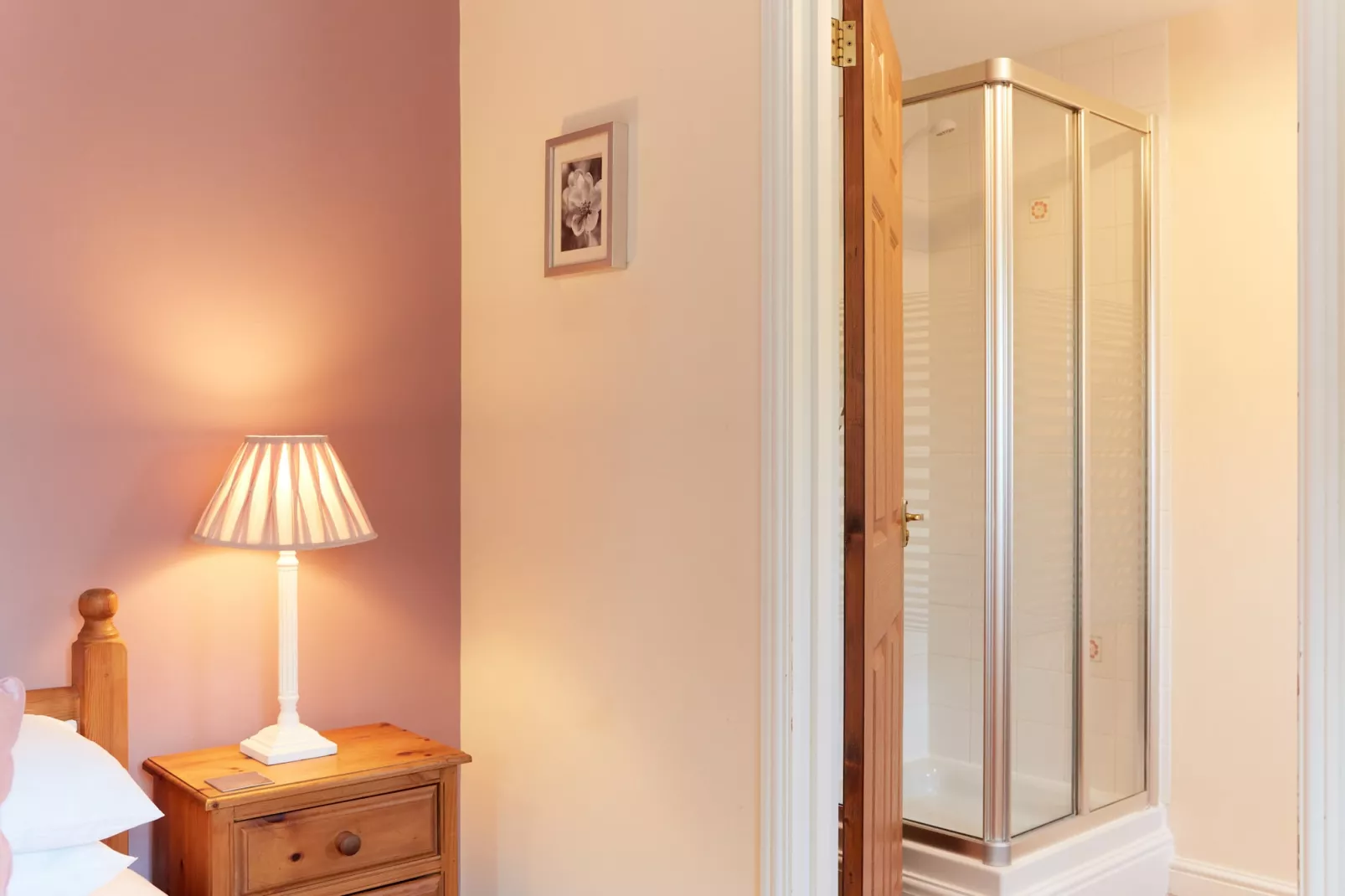Meadow View-Bedroom
