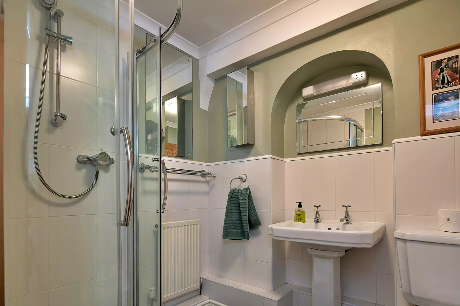 Felin Ship-Bathroom