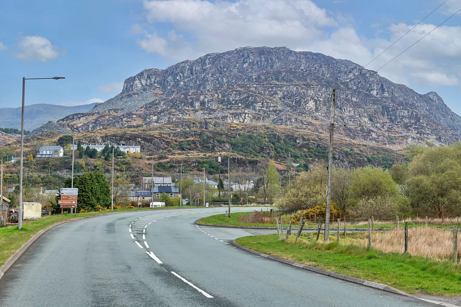 Maes Neuadd-Outdoor