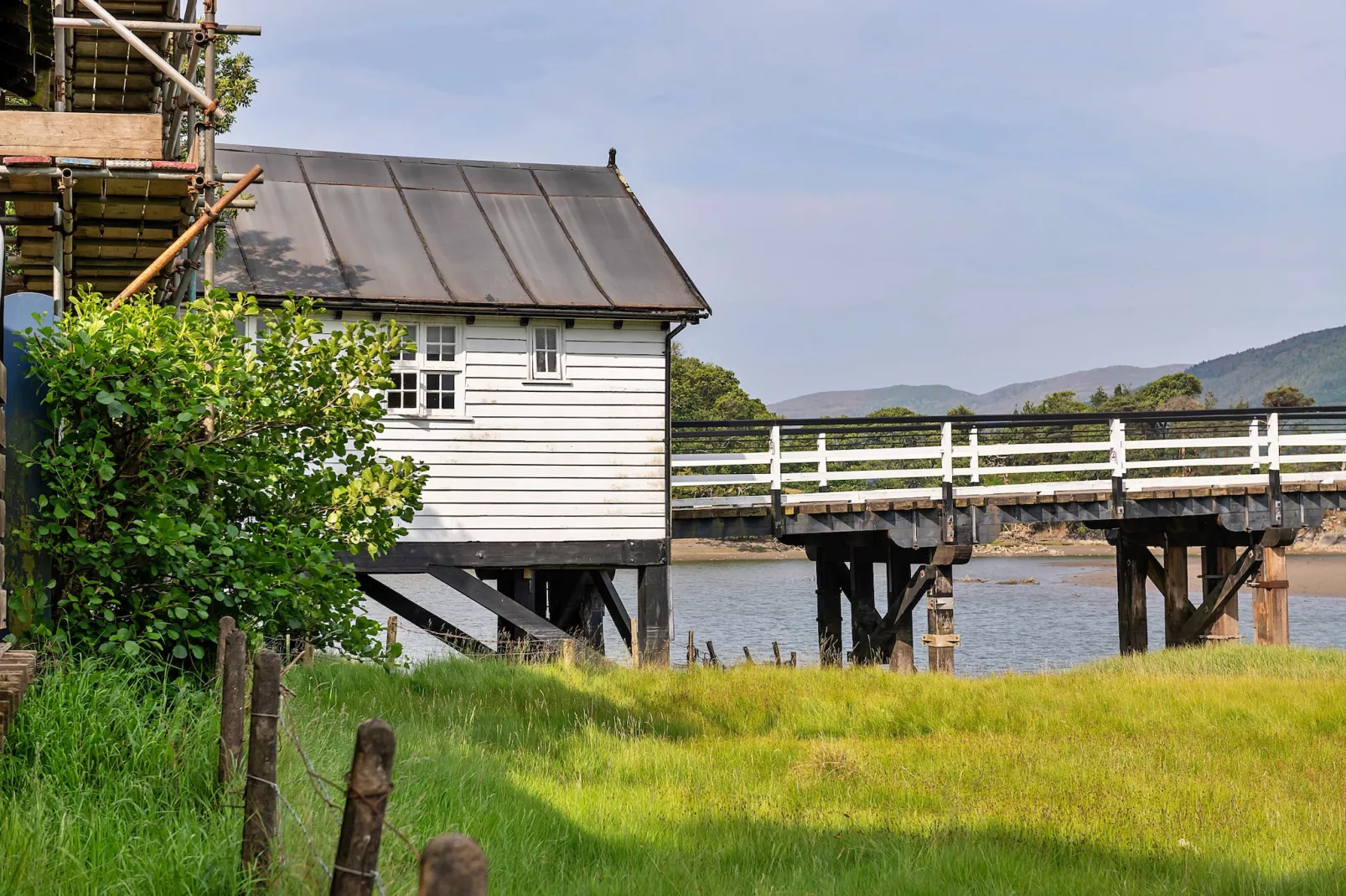 Toll Bridge Cottage-Outdoor