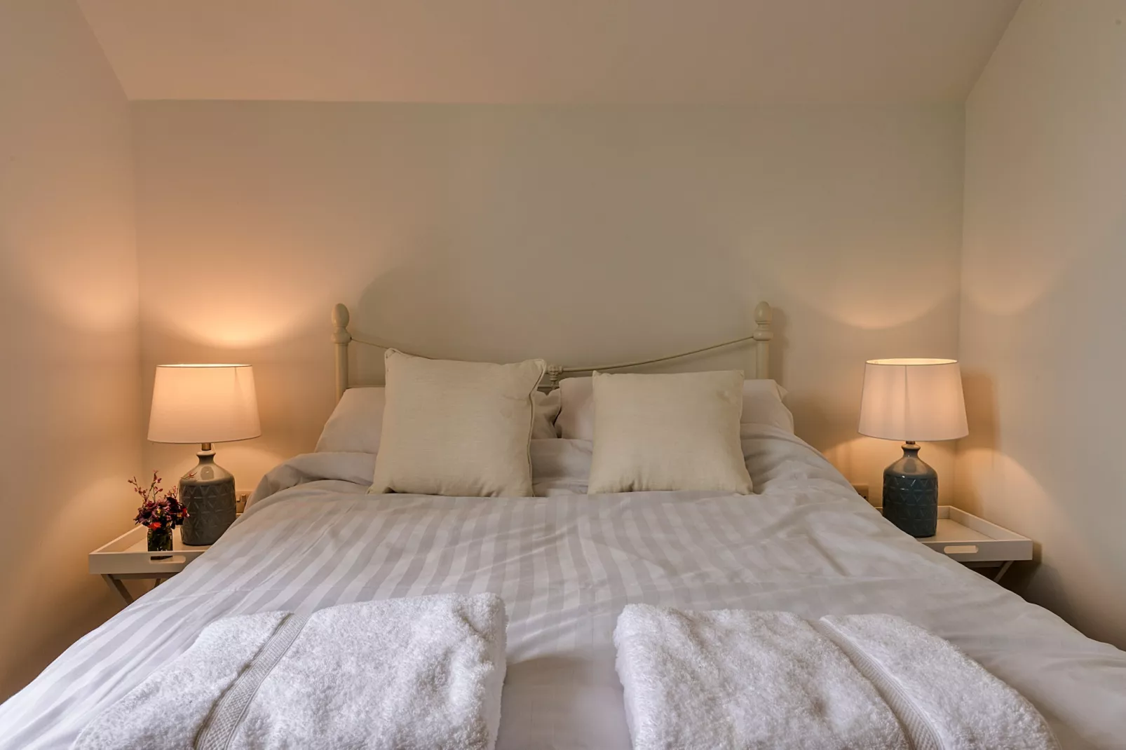 Fox and Hare-Bedroom
