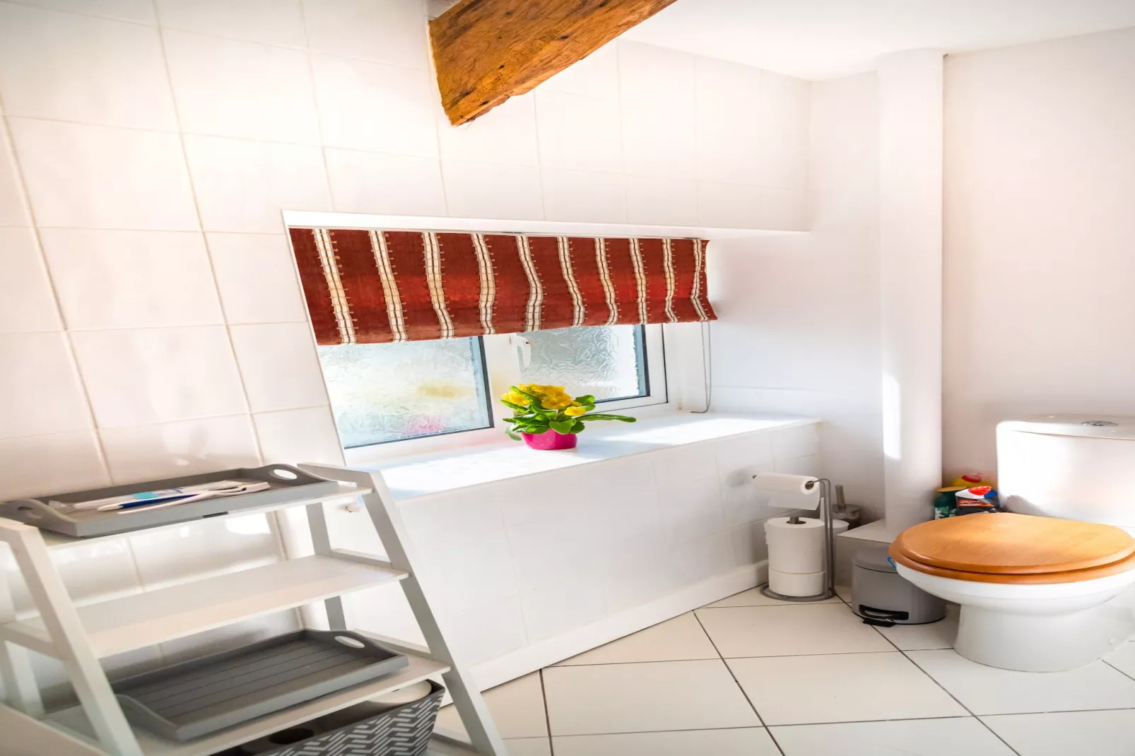Court Cottage-Bathroom
