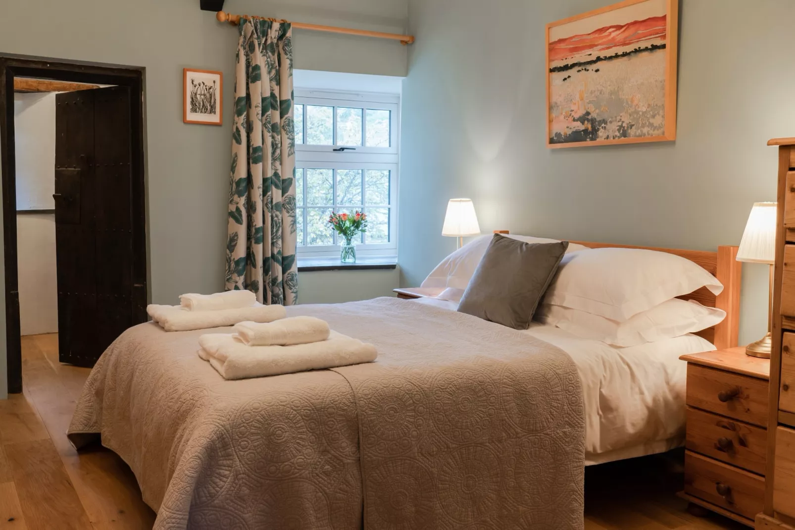 Lower Aylescott Farmhouse-Bedroom