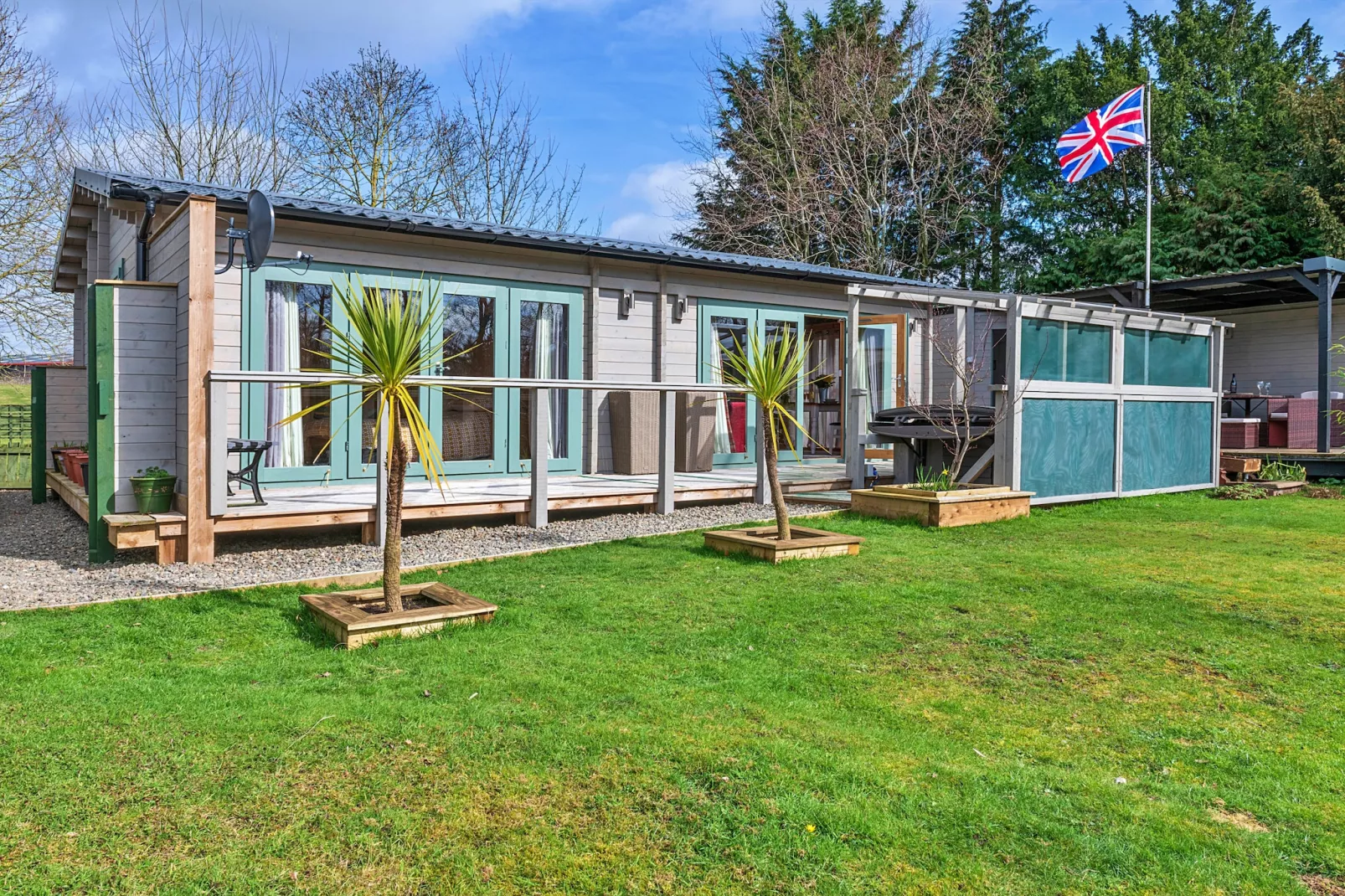 Garden Lodge-Outdoor