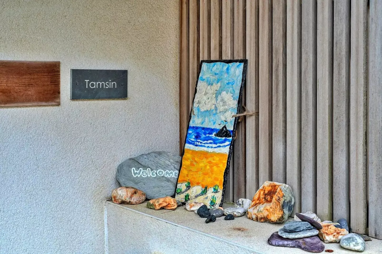 Tamsin-Atmosphere