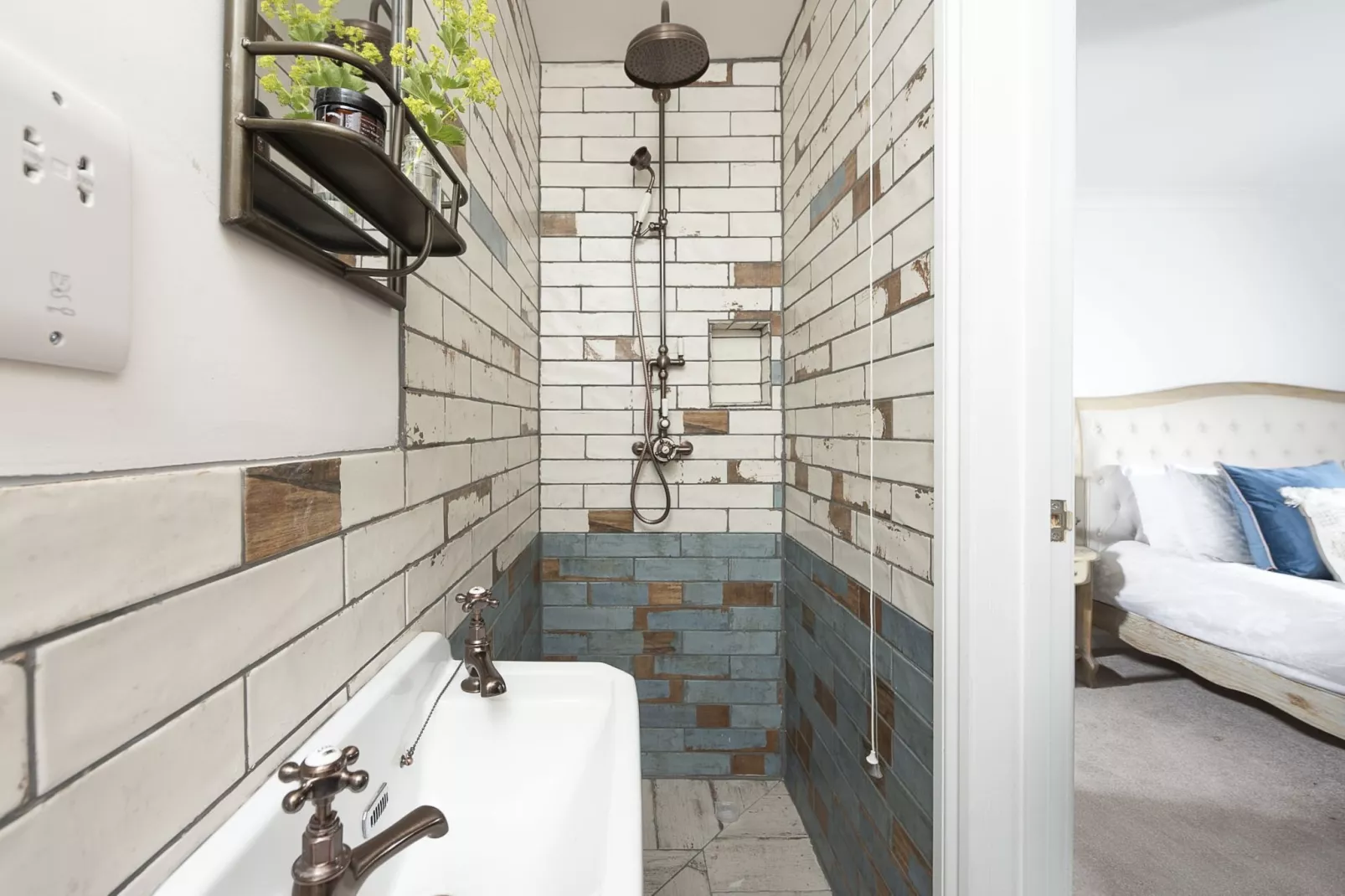 Chyvounder-Bathroom
