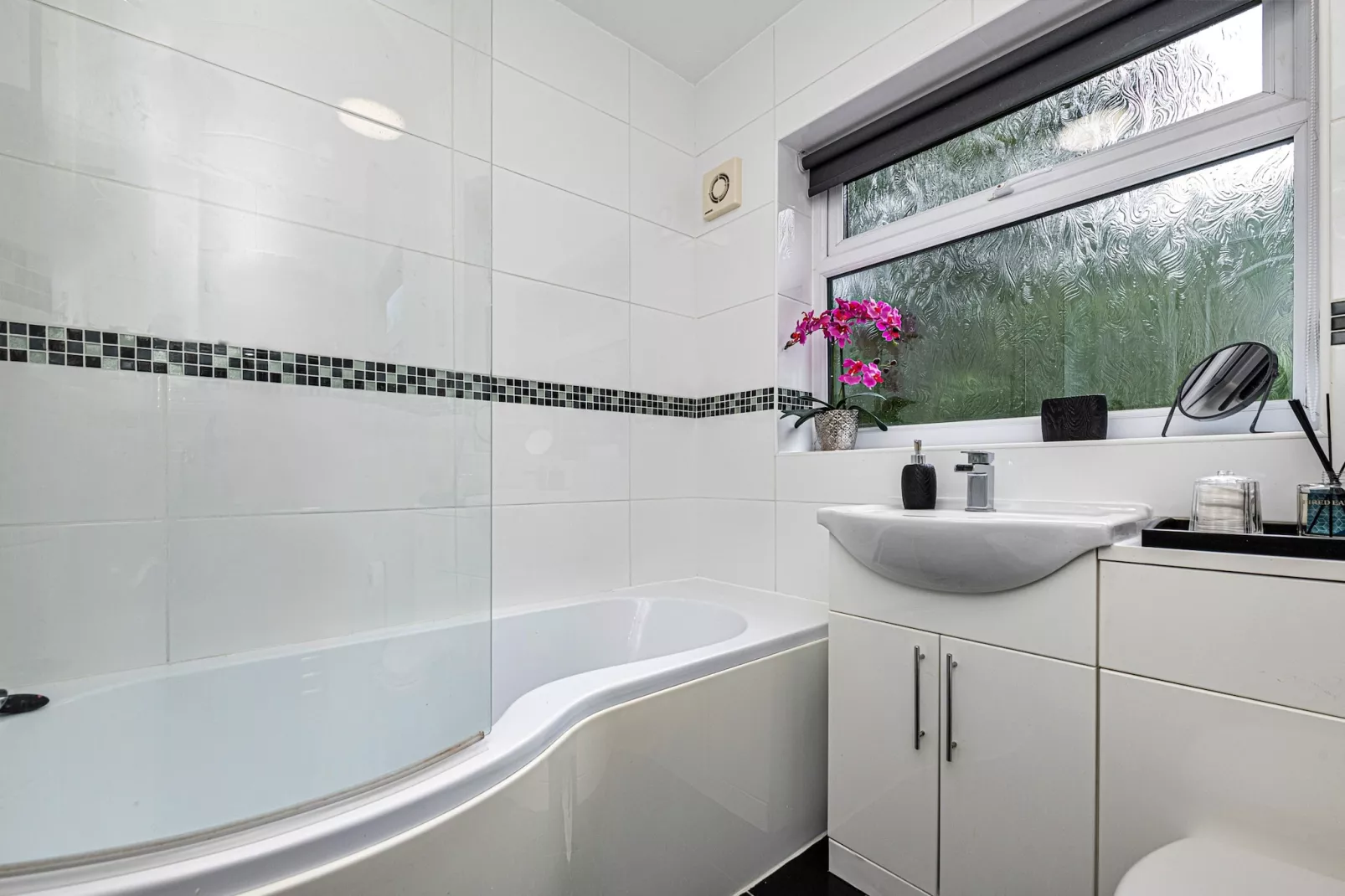 Cesail Y Mynydd-Bathroom